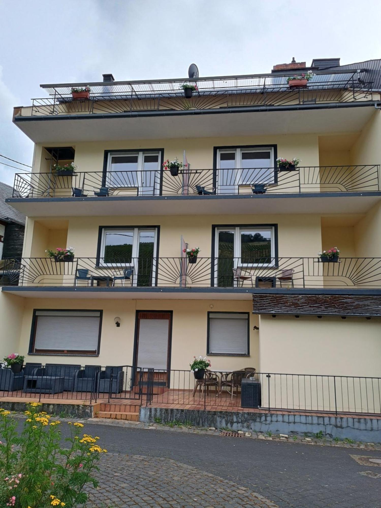Gasthof Zur Grafschaft Veldenz Exterior foto